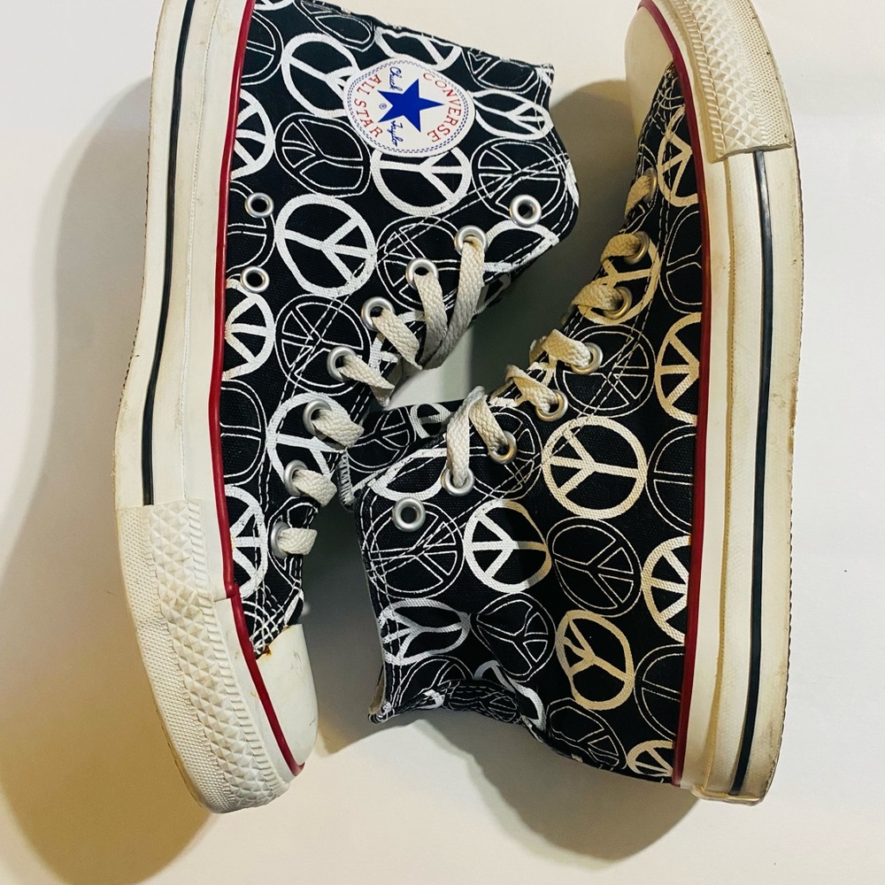 Peace Sign High-Top Converse!